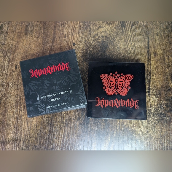 5/75$ REINA REBELDE Wet Dry Eye Color Palette - Picture 7 of 14